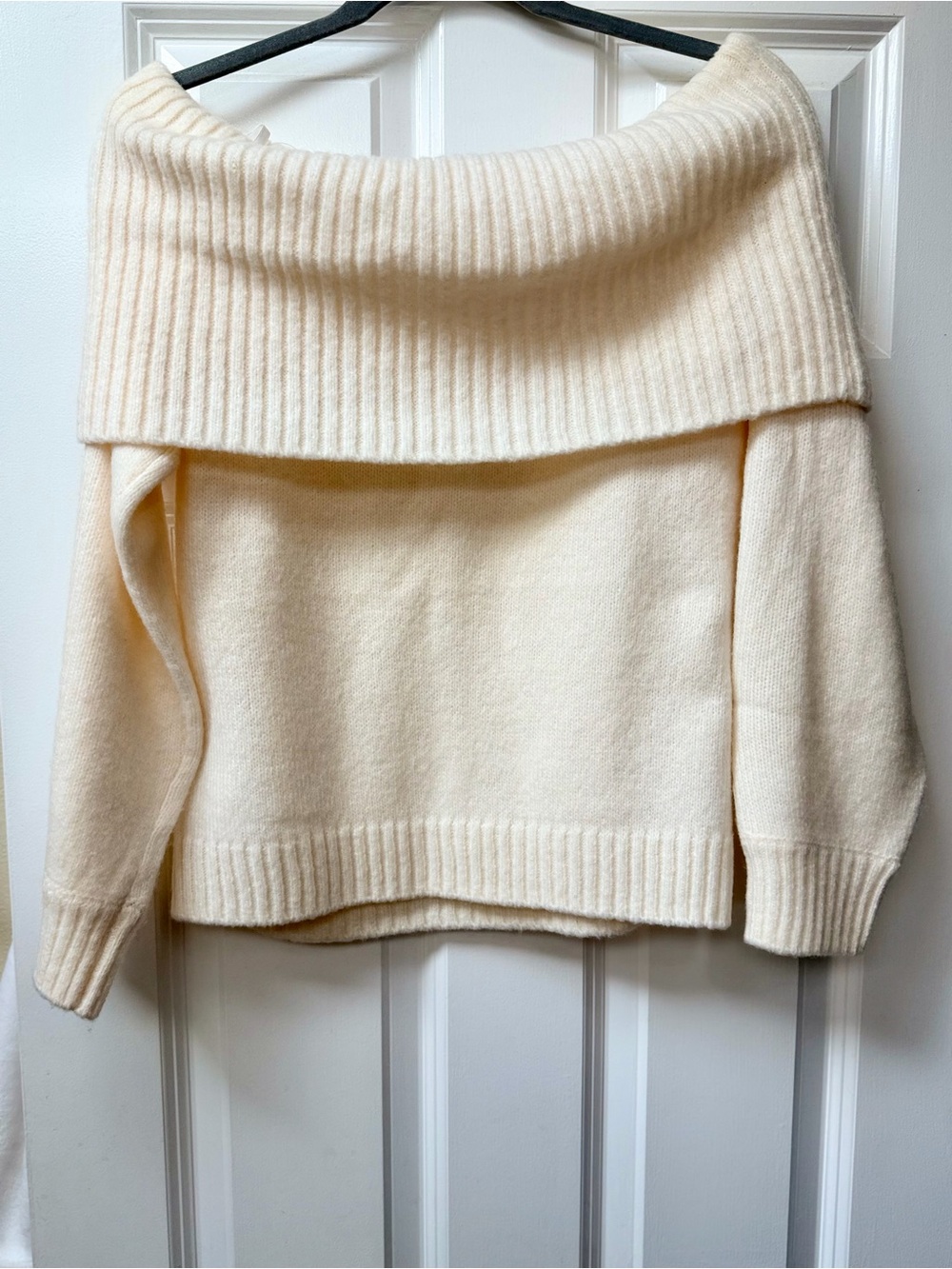 Abercrombie & Fitch Cream Off-the-Shoulder Ribbed Sweater